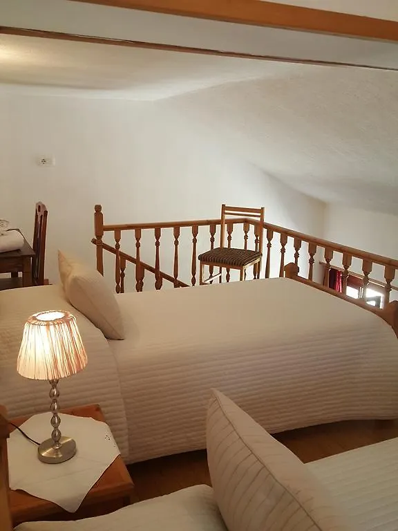 Hotel Gjirokastra 3*,